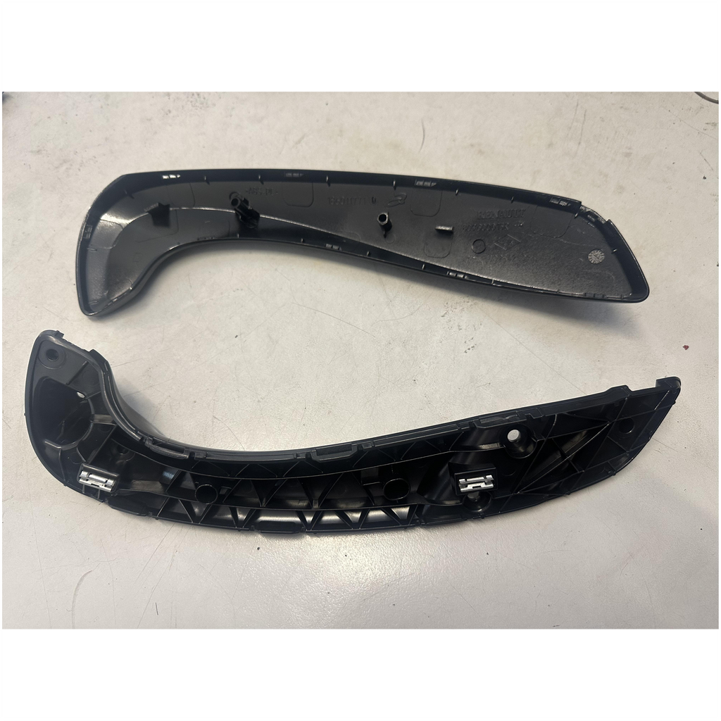 Renault Megane III Left front door grab handle Renault / Megane III / RS 250